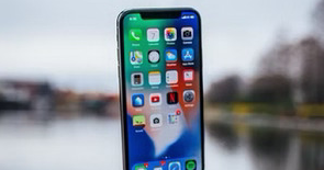 news Four Celebrities Who Cannot Live Without iPhones
